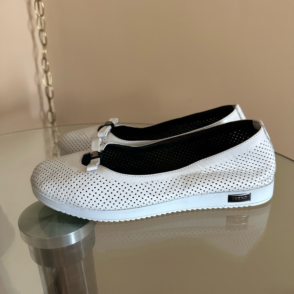 White Perforated Leather Flat Shoes by Nestt Trend Made In Türkiye Size 6.5